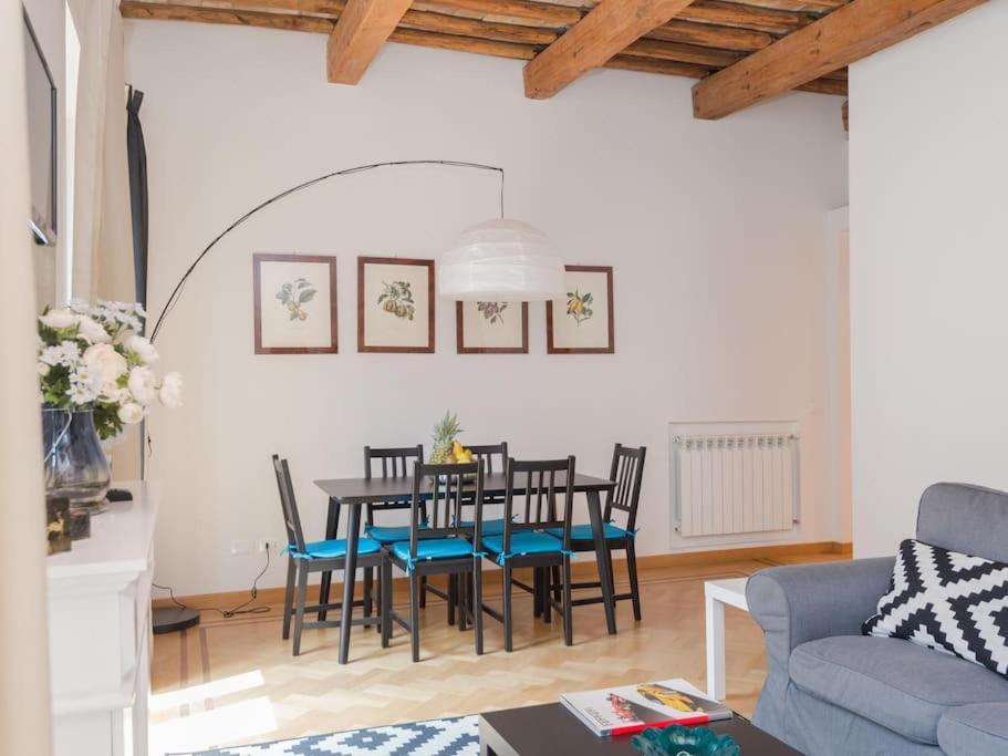 Trevi Fountain Luxury Apartment Rom